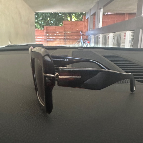 NEW - Tom Ford Sunglasses - Picture 4 of 5